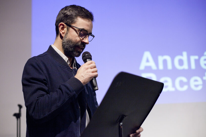 André Racette lors de la remise du Prix Oeuvre de la relève à Montréal, en février 2019.