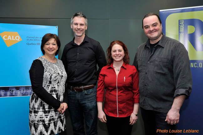 De g. à dr.: Anne-Marie Jean, présidente-directrice générale du CALQ; Hugo Bélanger, directeur artistique du Théâtre Tout à Trac; Nadine Asswad, agente de diffusion du Théâtre Tout à Trac et directrice de l'Agence Nadine Asswad; Michel Tremblay, directeur général du Théâtre Tout à Trac. Photo: Louise Leblanc, courtoisie de RIDEAU